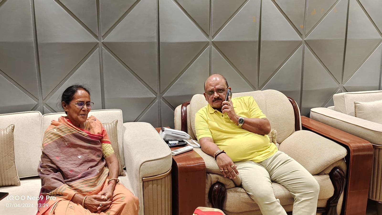 मंत्री से मिलीं चमेली देवी, पेयजल की समस्या काे रखा