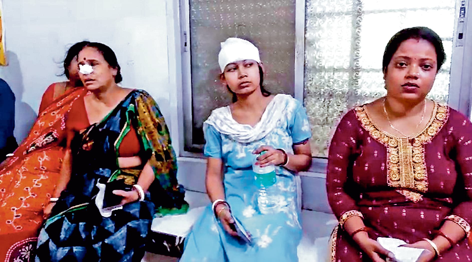 यात्रियों से भरी दो बसों में टक्कर, दर्जनों जख्मी