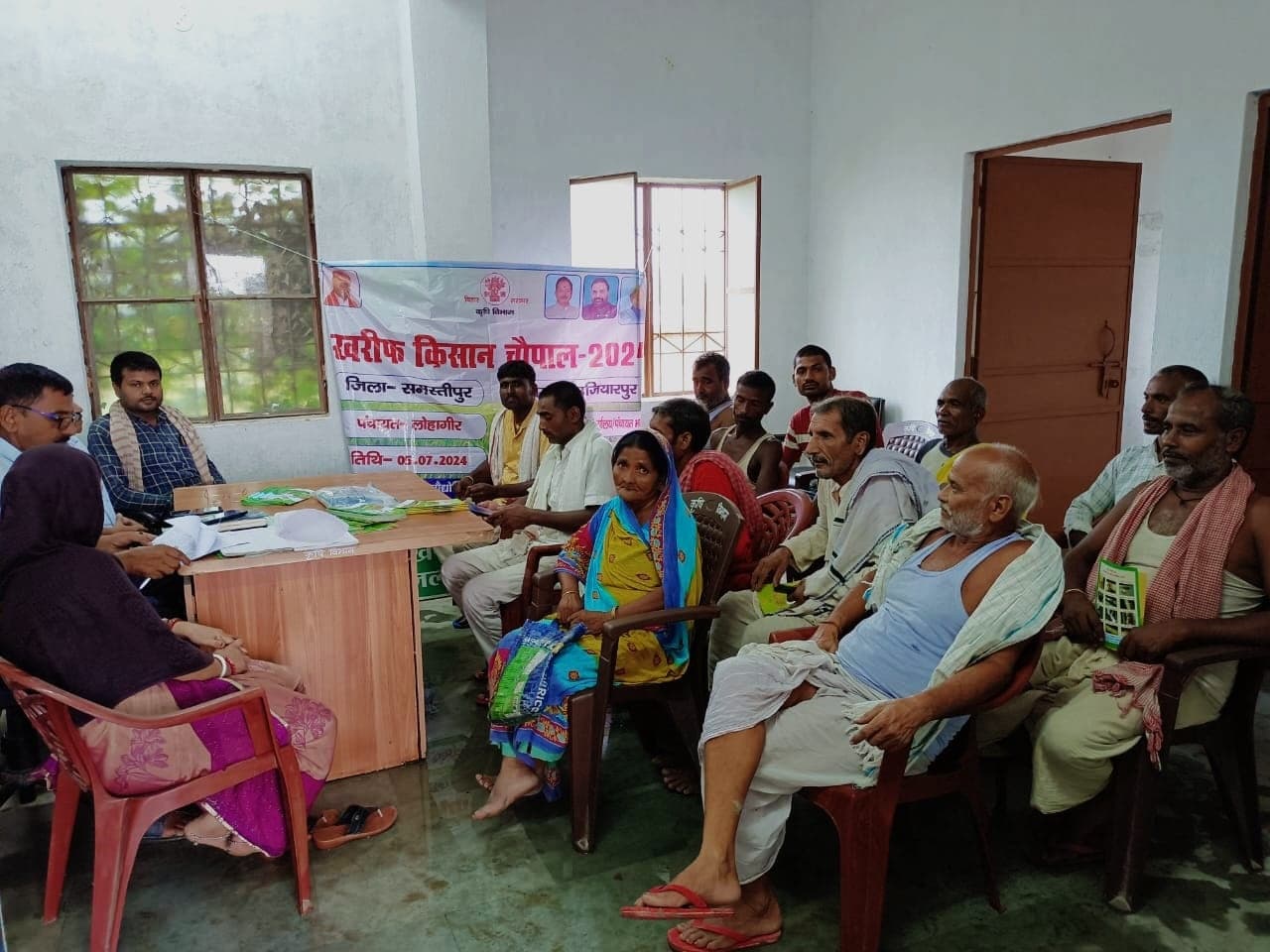 लोहागीर व बोरिया में दी गयी कृषि योजनाओं की जानकारी