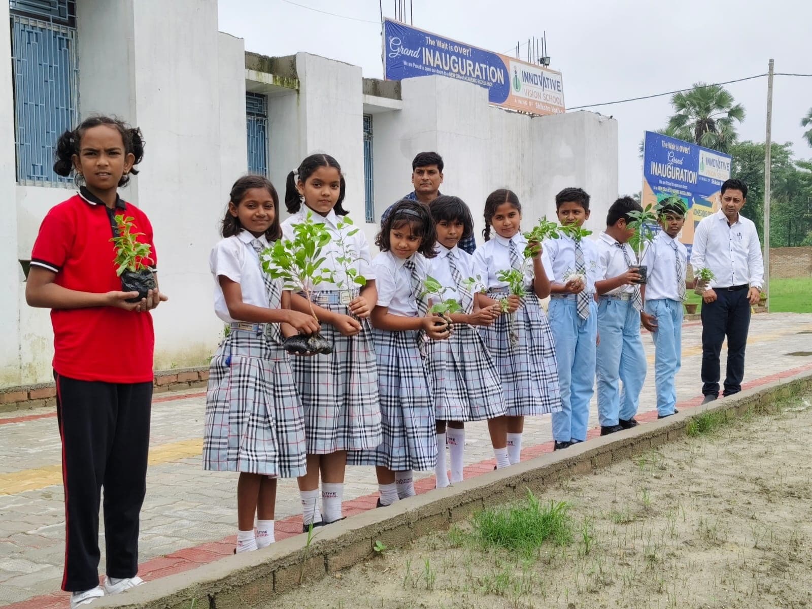 पर्यावरण को स्वस्थ बनाये रखने में वृक्षों की भूमिका अहम : राजेश