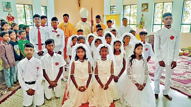 कमजोरी और दुःख में हम प्रभु की शक्ति का अनुभव करते हैं : आर्चबिशप विसेंट आईंद