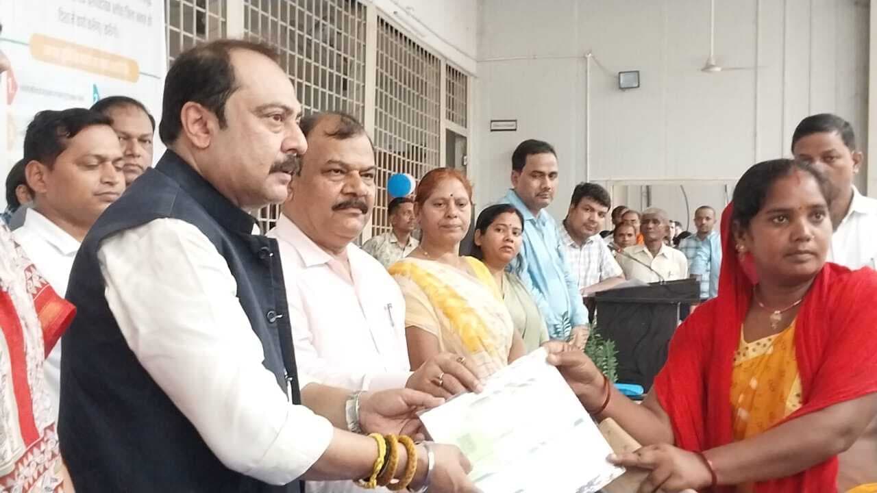 सौ दिनों में छह इंडिकेटर पर संपूर्णता अभियान चलाकर किया जा रहा काम : डीएम