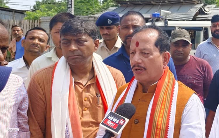 घबराये हुए हैं विरोधी, फैला रहे सरकार गिरने की अफवाह: विजय सिन्हा