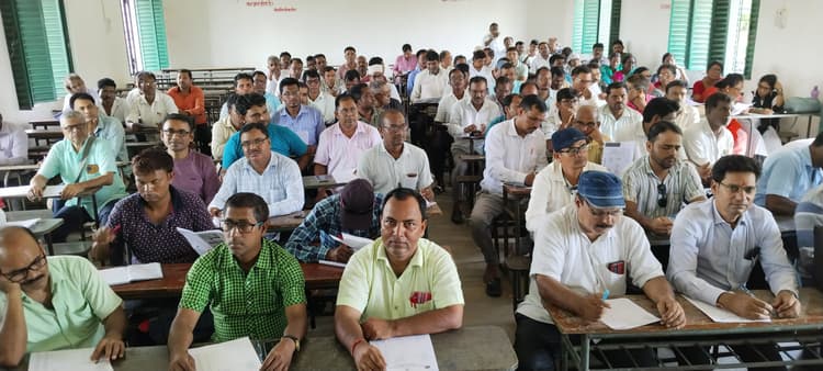 बच्चों की नेत्र जांच को लेकर शिक्षकों को मिला प्रशिक्षण