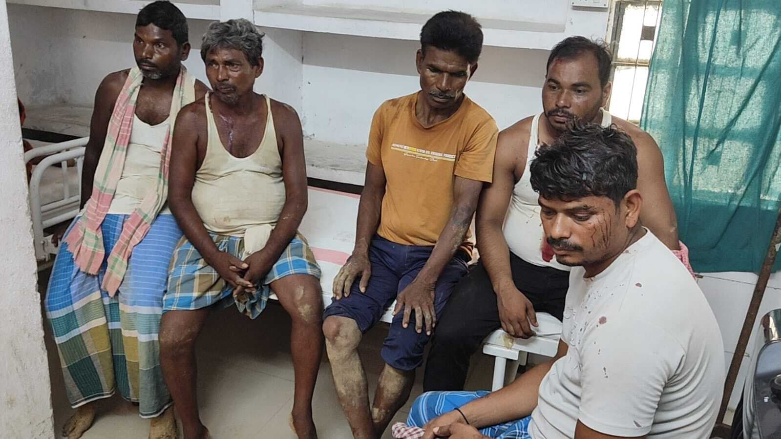 जमीन विवाद में दो पक्षों के बीच जमकर हुई मारपीट, दर्जन भर लोग घायल