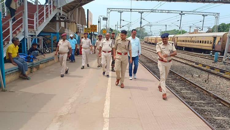 स्टेशनों पर तैनात रहेंगे 700 अतिरिक्त पुलिस बल, यात्रियों को मिलेगी पूरी सुरक्षा: एसआरपी
