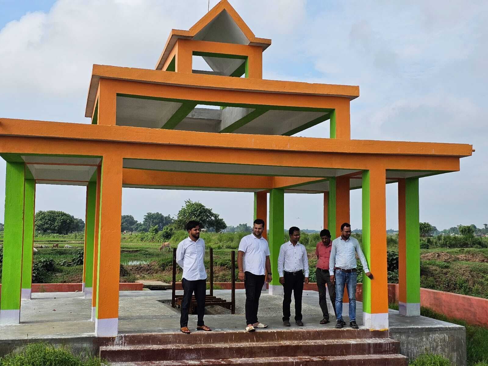 प्रखंड पंचायत राज पदाधिकारी ने योजना कार्यों व पंचायत भवन में दी जा रही सुविधाओं का लिया जायजा