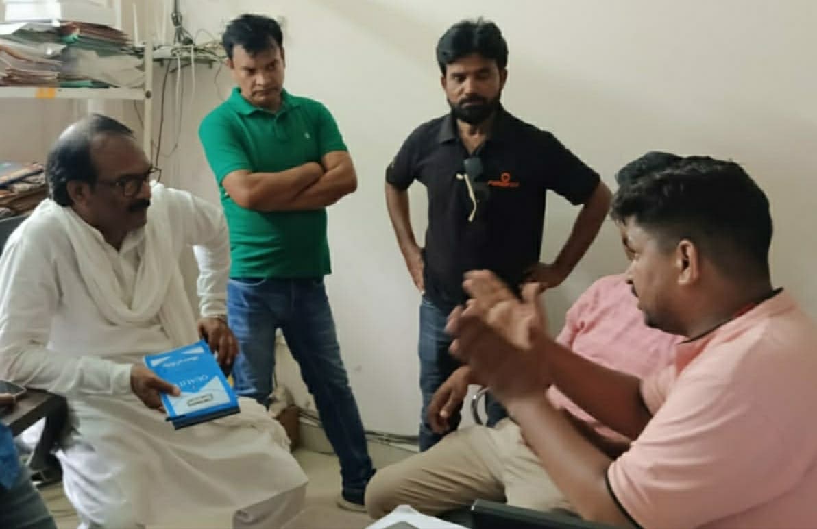 वार्ता के बाद कंपनी के कर्मचारियों की हड़ताल समाप्त
