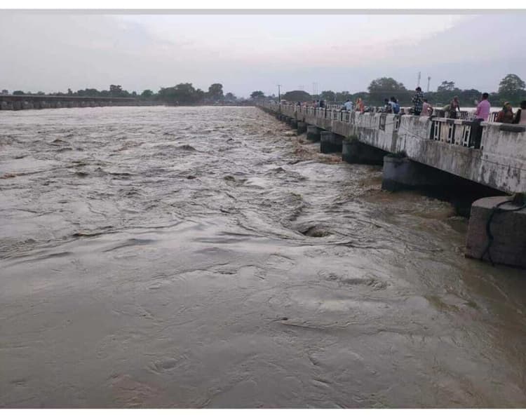 जयनगर व झंझारपुर में कमला नदी खतरे निशान से ऊपर