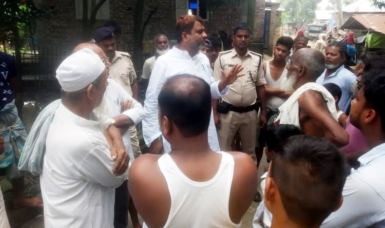 विधायक ने बाढ़ व कटाव प्रभावित स्थलों का किया दौरा