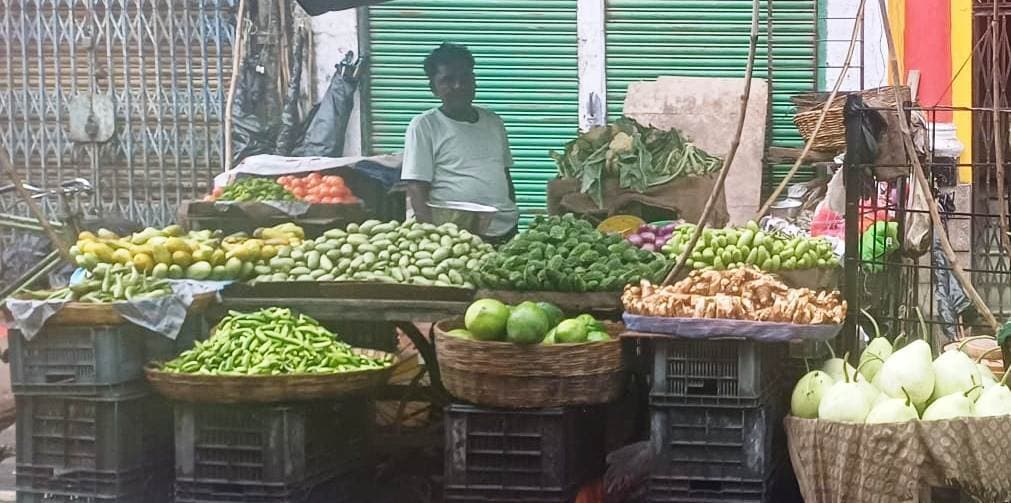 6. बारिश ने बिगाड़ा खाने का स्वाद, सब्जियों की कीमत आसमान पर