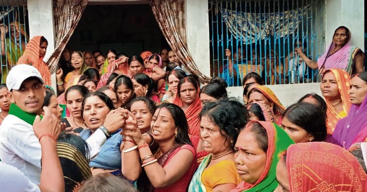 गुजरात में युवक की मौत, शव घर पहुंचे ही परिजनों में मचा कोहराम