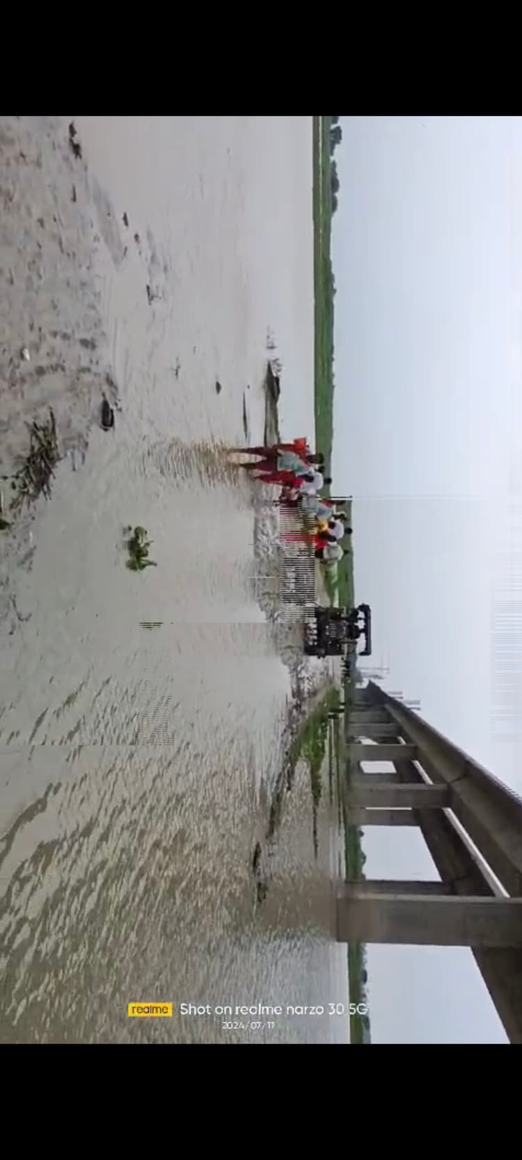 अगुवानी में गंगा का जलस्तर बढ़ते ही स्टील का पुल डूबा