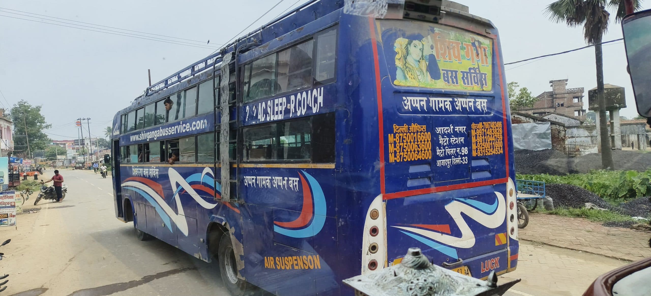 60 यात्रियों की क्षमता वाली बसों में सवार कर लिए जाते 90 से 100 यात्री