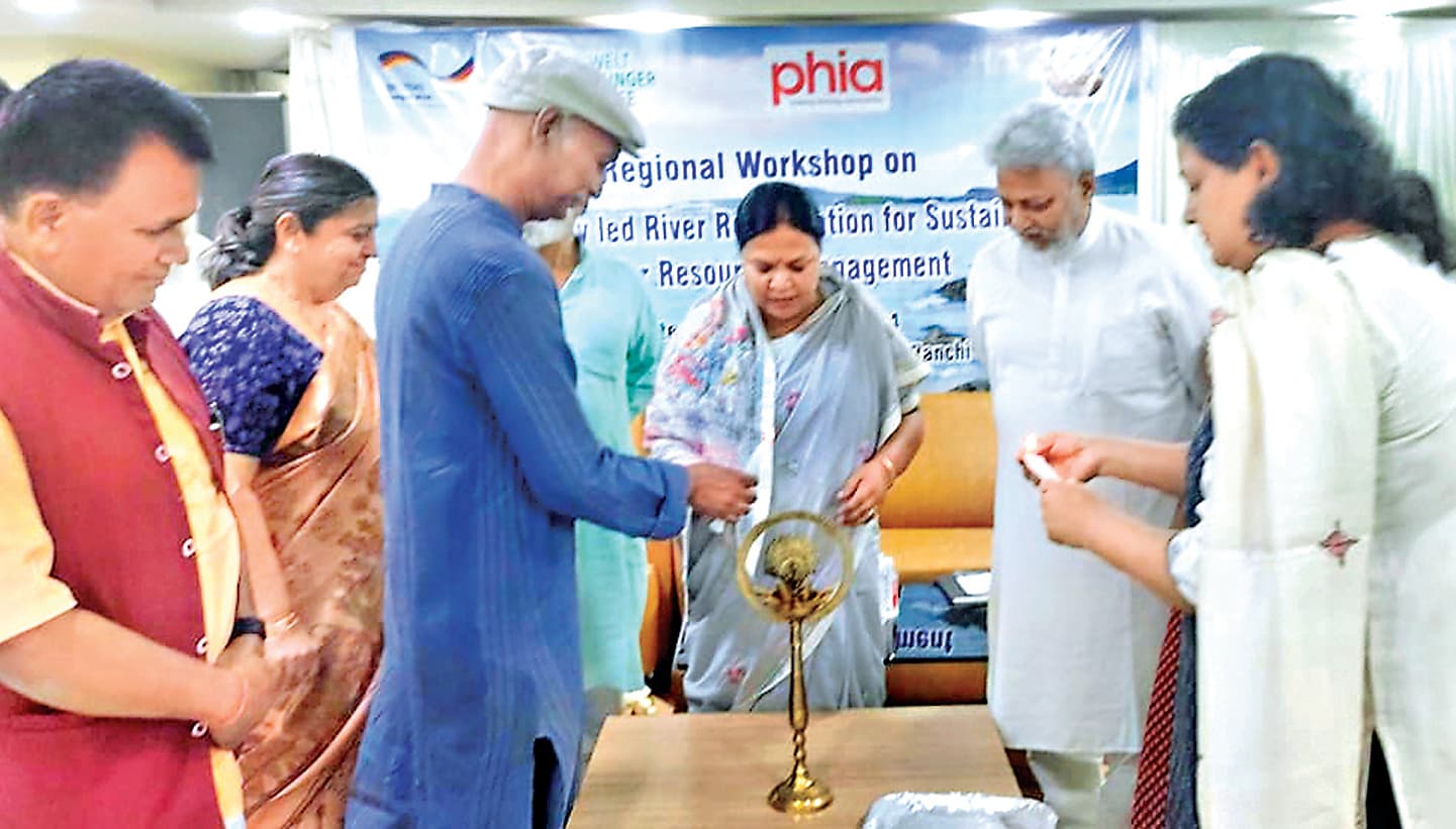 समाज की आंखों का पानी सूख जाना नदियों का मर जाना है : राजेंद्र सिंह