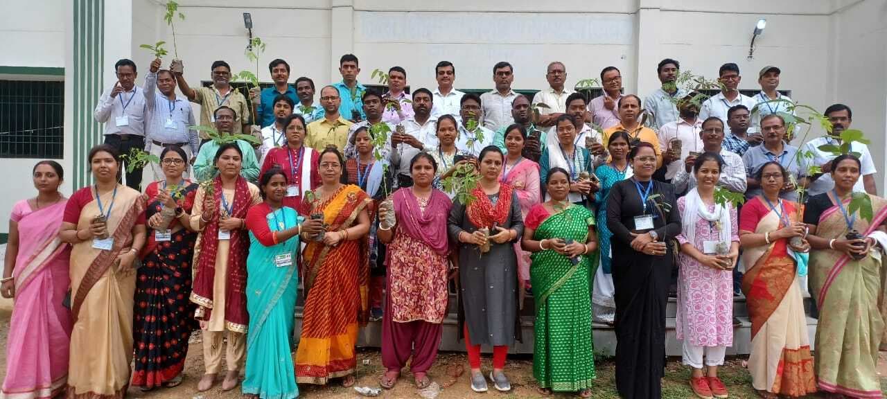 पीएम श्री विद्यालय को लीडर विद्यालय के रूप में करें विकसित