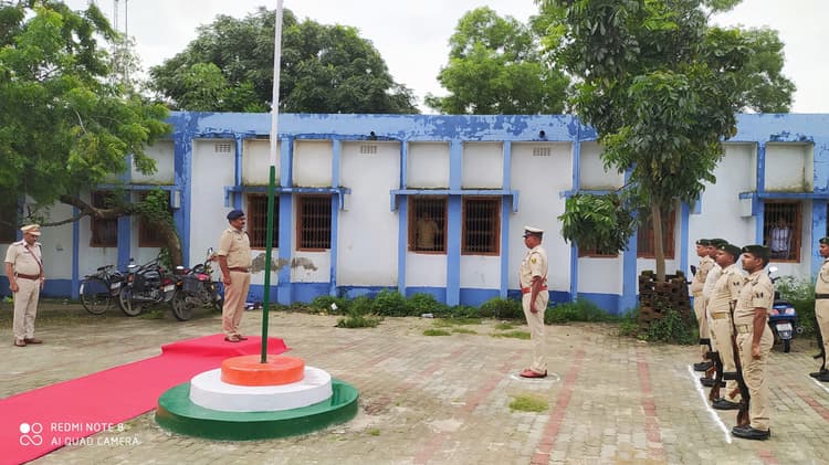 साहब...हम बच्चे भी हैं नगर परिषद के निवासी, जल जमाव की समस्या का करें कोई निदान