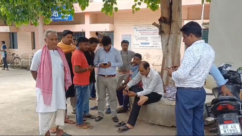 तीन दिनों से लापता युवक का शव नहर से बरामद