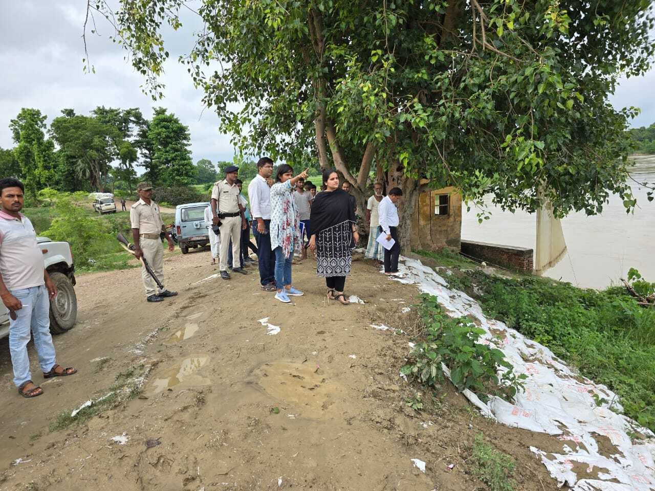 एसडीओ ने गुआबारी बांध का किया निरीक्षण