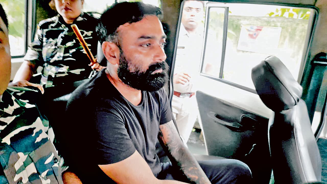 अड़ियादह मामला : पुलिस ने महिला को क्लब में पीटने की घटना को किया रीक्रिएट