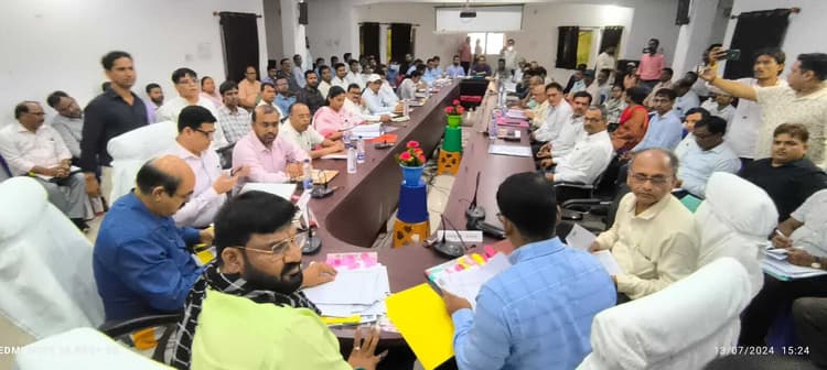 श्रावणी मेले में देवतुल्य कांवरियों को उपलब्ध करायें समुचित सुविधा : हफीजुल