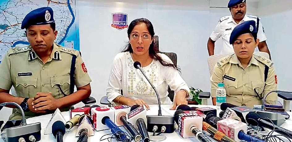 हावड़ा के व्यवसायी से 33 लाख की ठगी, दो अरेस्ट