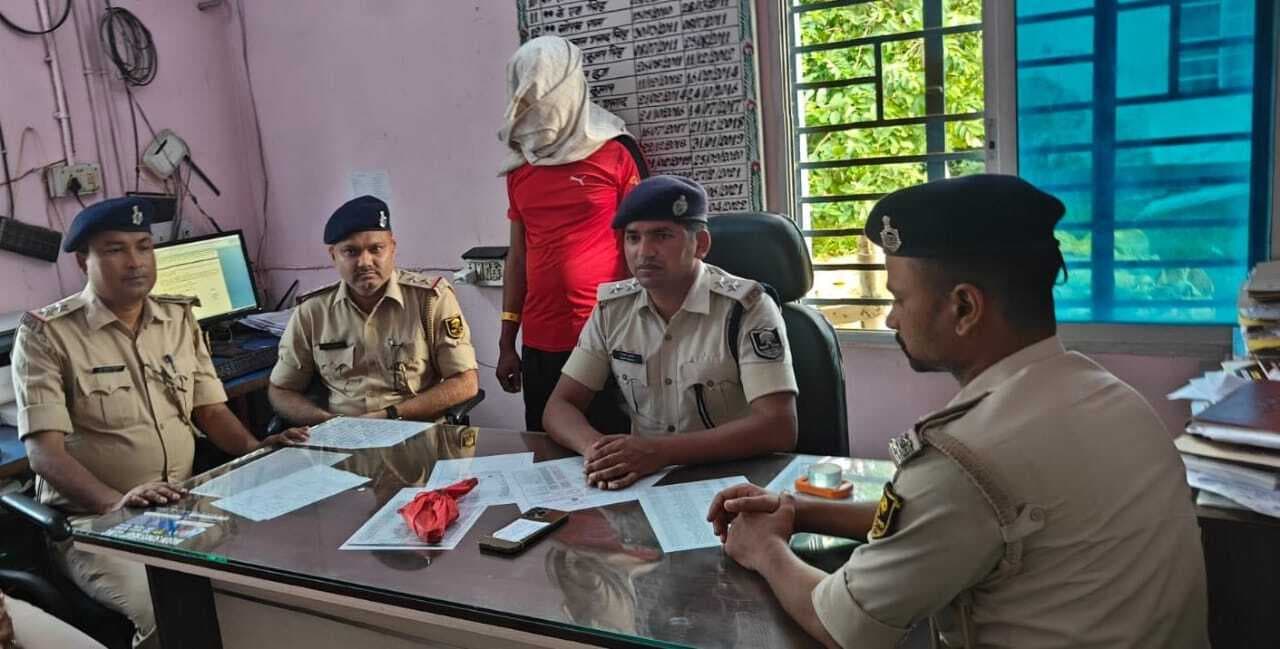 हथियार के बल पर छिनतई, पुलिस ने देसी सिस्कर के साथ एक अपराधी को पकड़ा