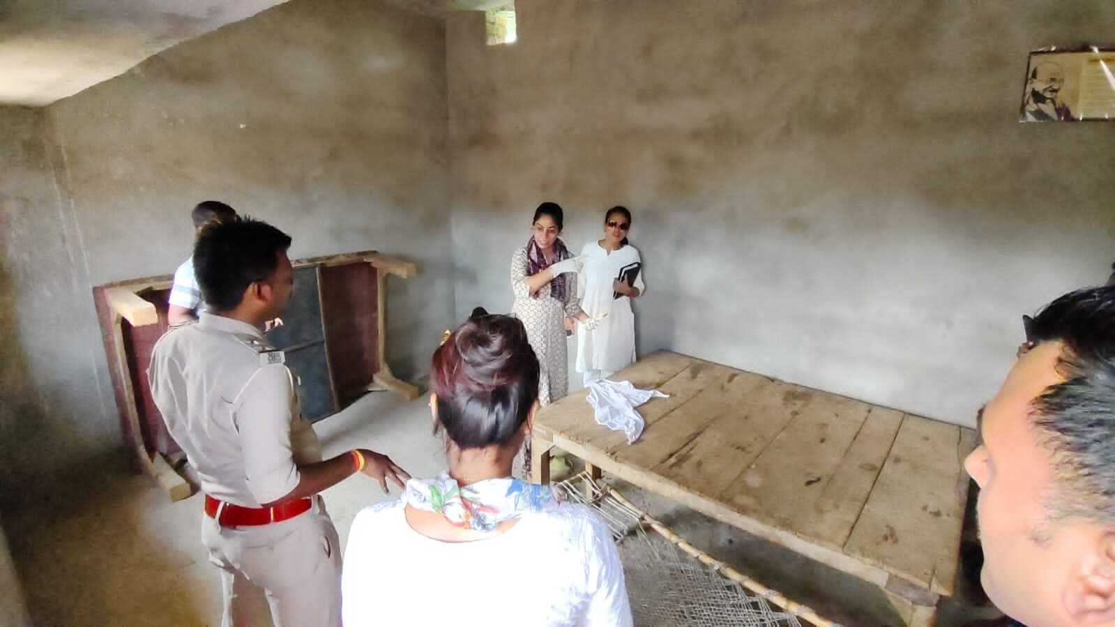 18 माह की मासूम के साथ गांव के ही एक व्यक्ति ने दुष्कर्म की घटना को दिया अंजाम, गिरफ्तारफोरेंसिक एक्सपर्ट की टीम ने घटनास्थल से लिए सैंपल