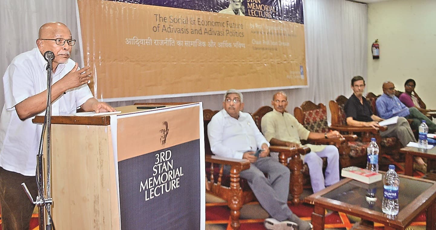 Ranchi News : आदिवासियों को राजनीति में अब क्षेत्रीय शक्ति बनना होगा : प्रो खाखा