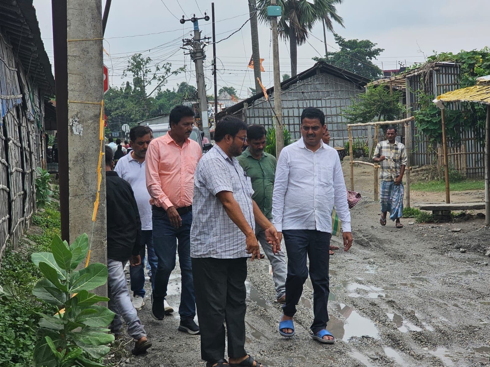 मुहर्रम को देखते हुए निगम की सड़कों को किया जा रहा मोटरेबुल