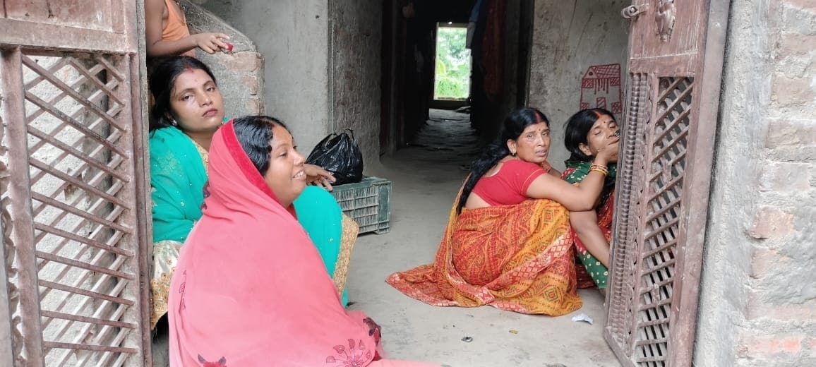 ठेकेदार के घर से नौ लाख की संपत्ति ले गये चोर