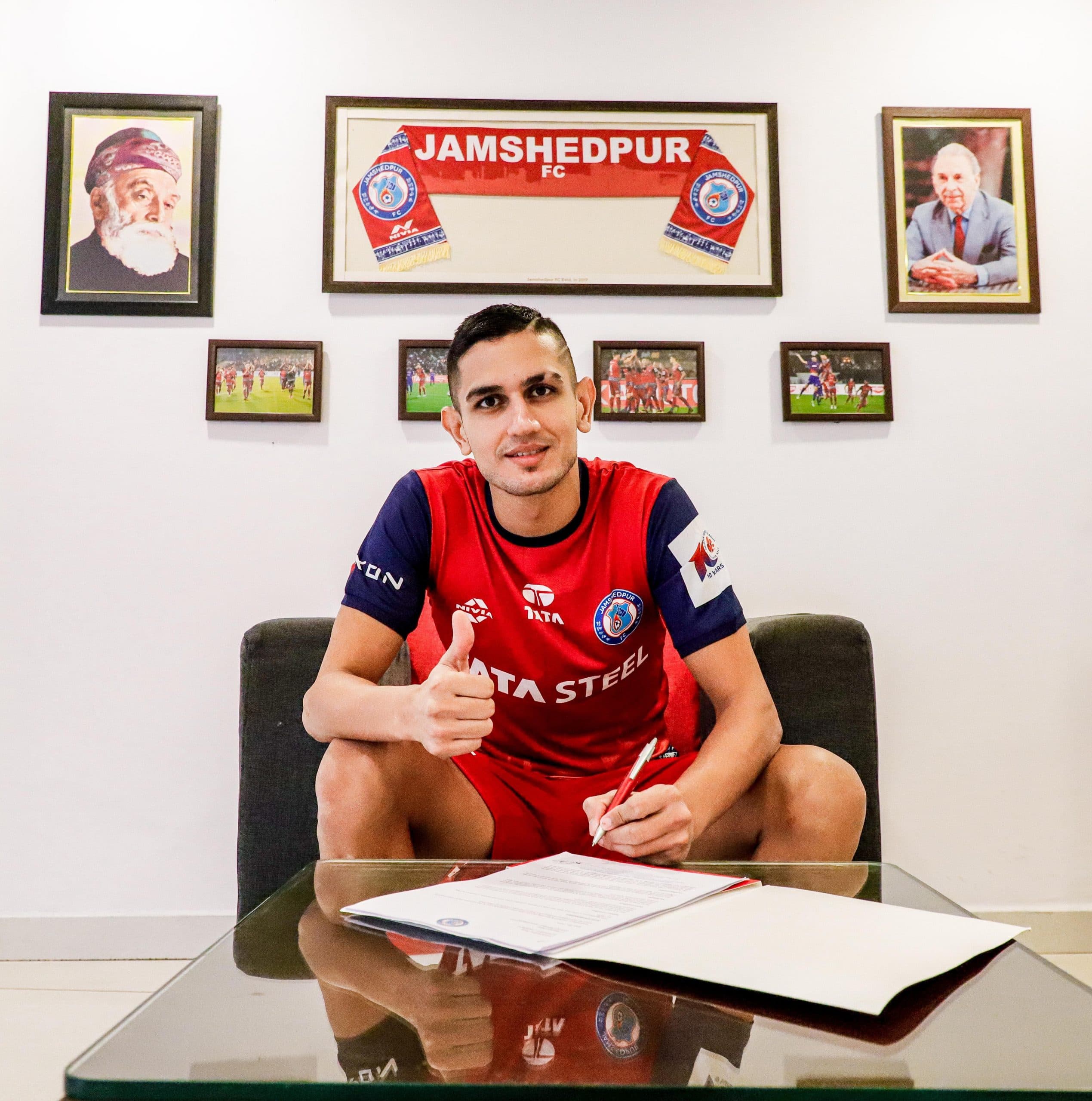 जेएफसी ने निश्चल चंदन से 20 लाख में किया कांट्रैक्ट