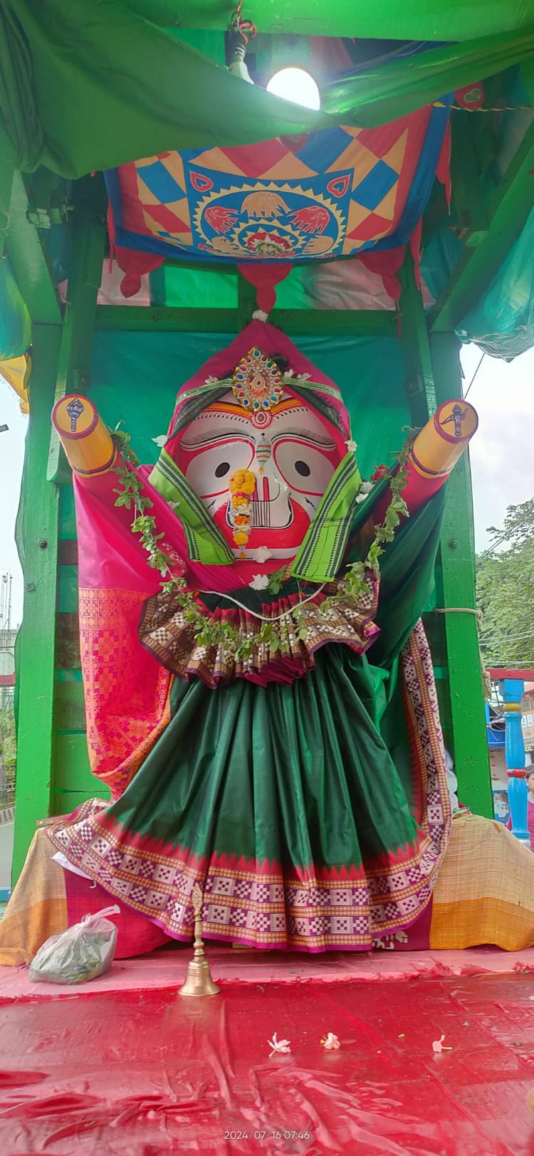 मौसीबाड़ी से भाई-बहन संग जगन्नाथ मंदिर पहुंचे प्रभु जगन्नाथ, रथ पर श्री जिऊ दर्शन को उमड़ी भीड़