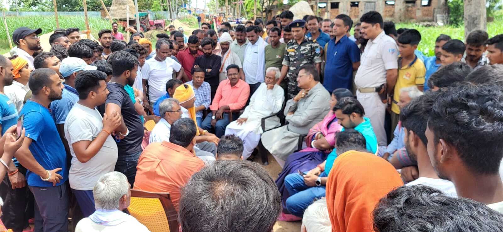 प्रशासनिक विफलता के कारण घटी है बड़कागांव की घटना : सांसद