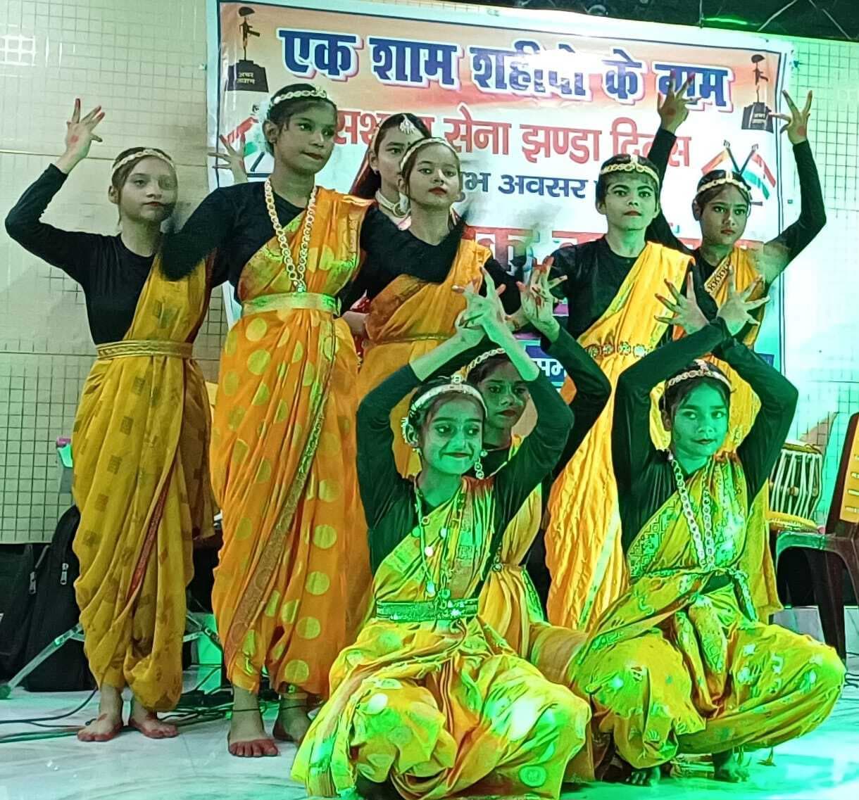 कलाकारों की प्रस्तुति ने मोहा मन