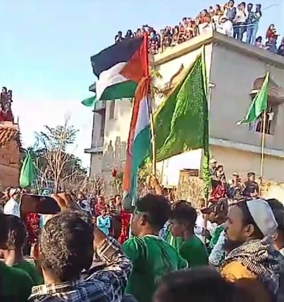 खारियाेदी कर्बला के पास फहराया फिलिस्तीन का झंडा