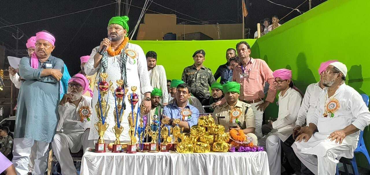 अखाड़ा कंपीटिशन में हैरतअंगेज खेल दिखाने वाले प्रतिभागियों को मंत्री ने किया पुरस्कृत