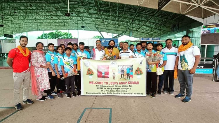 कुश्ती खिलाड़ी अनूप के रांची लौटने पर हुआ जोरदार स्वागत
