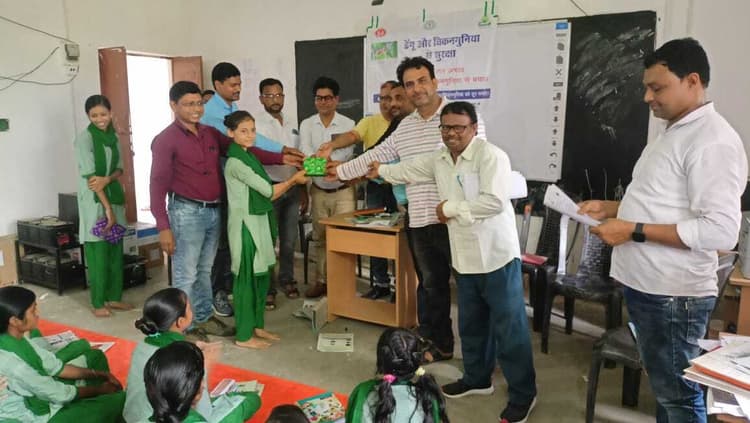 डेंगू व चिकनगुनिया से बचाव के लिए किया जागरूक