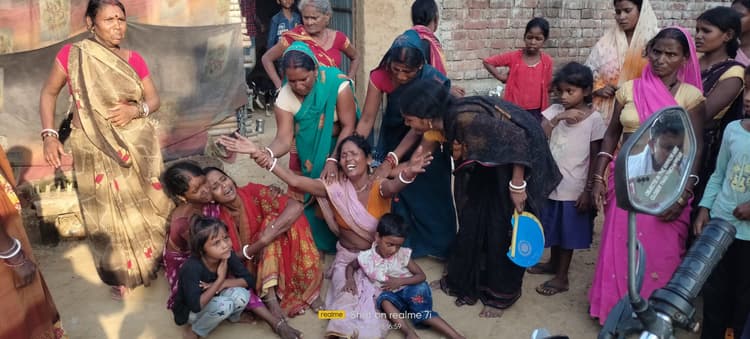 पत्थर से सिर कूचकर युवक की हत्या