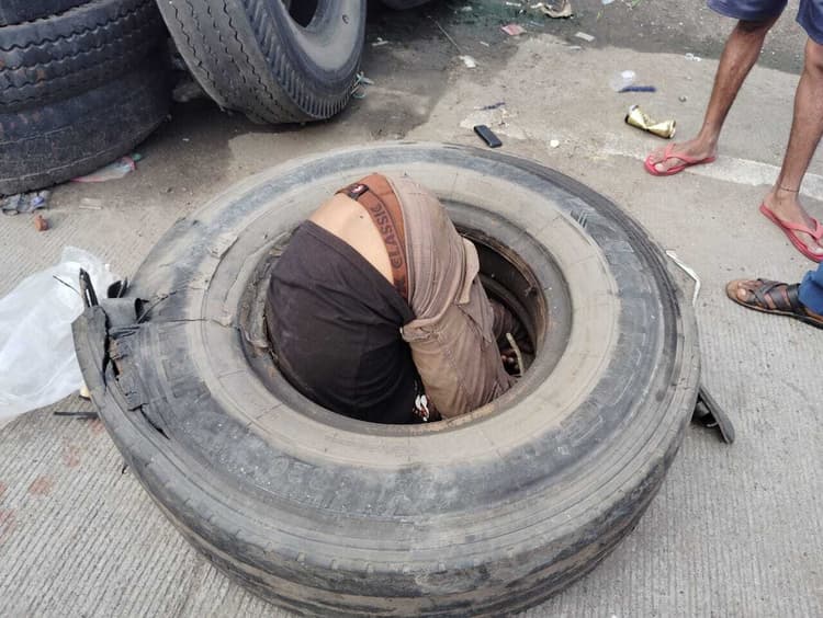 ट्रक के टायर के अंदर मिला युवक का शव, हत्या की आशंका