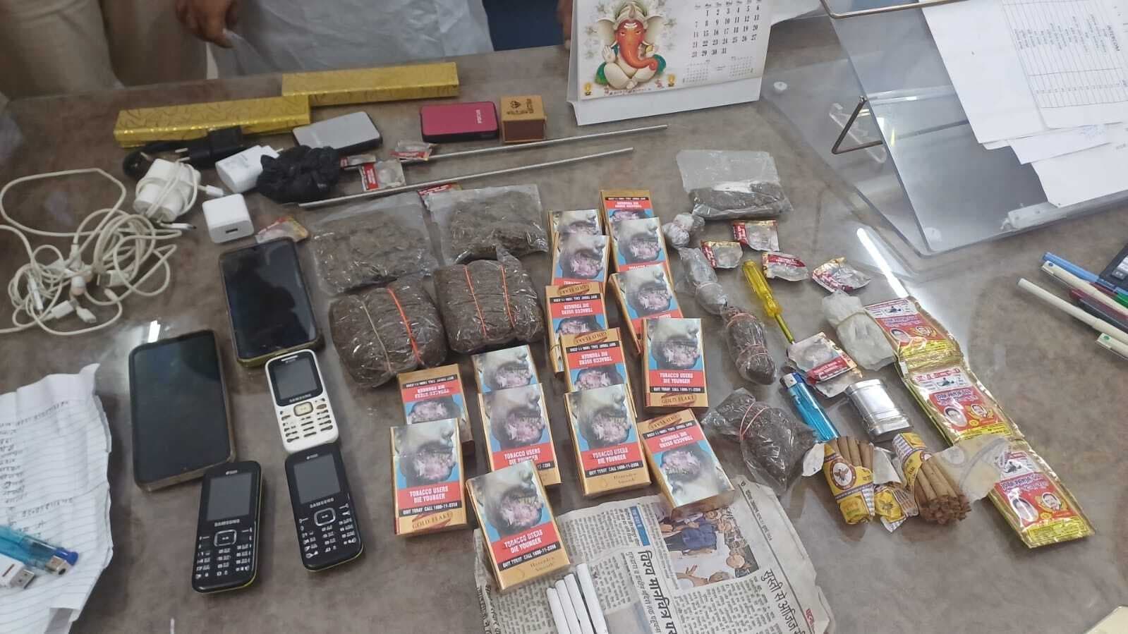 बेऊर जेल में छापा, अस्पताल के अंदर व बाहर मिला मोबाइल, सिम कार्ड व खैनी