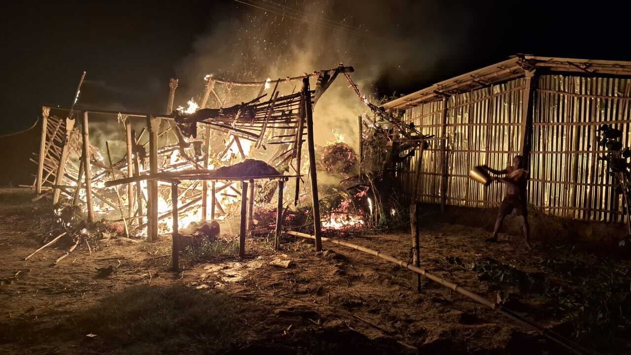 घर में आग लगने से हजारों के समान व अनाज जलकर राख