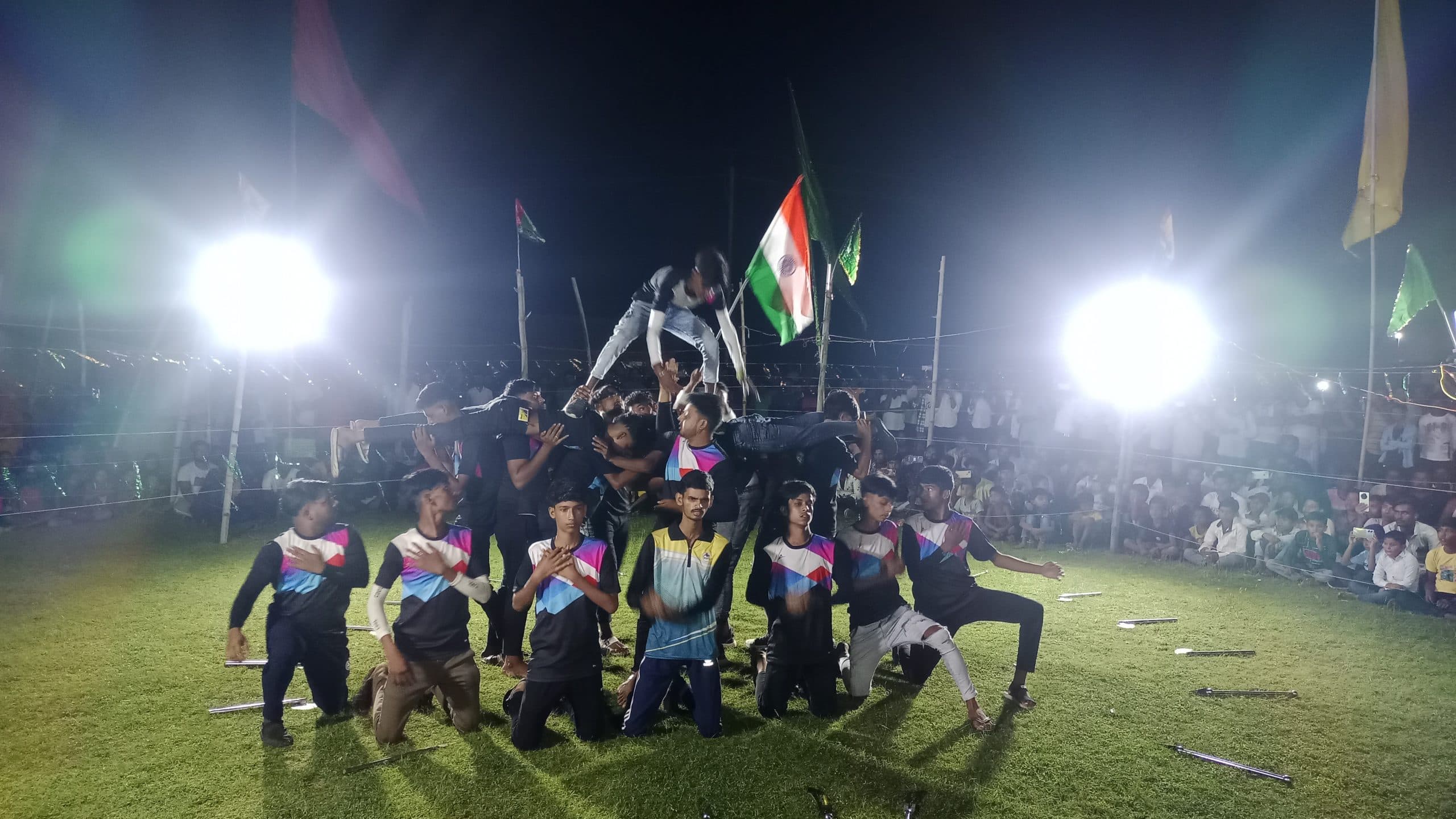 मुहर्रम अखाड़ा में खिलाड़ियों ने दिखाया करतब