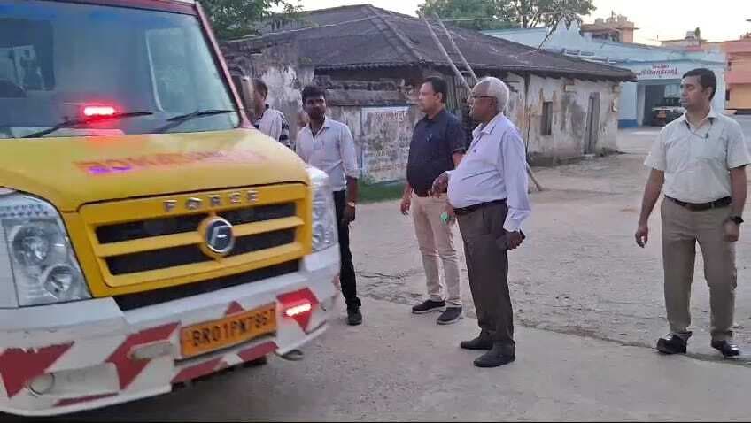 सिविल सर्जन के आश्वासन के बाद 102 एम्बुलेंस कर्मियों की हड़ताल समाप्त