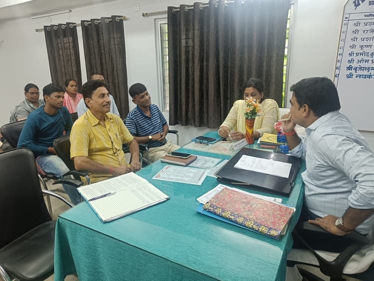 स्वास्थ्य सुविधाओं को धरातल पर उतारने का करें प्रयास : बीडीओ