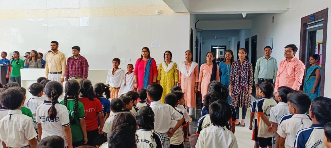 इनोवेटिव विजन स्कूल में मनाया गया गुरु पूर्णिमा उत्सव