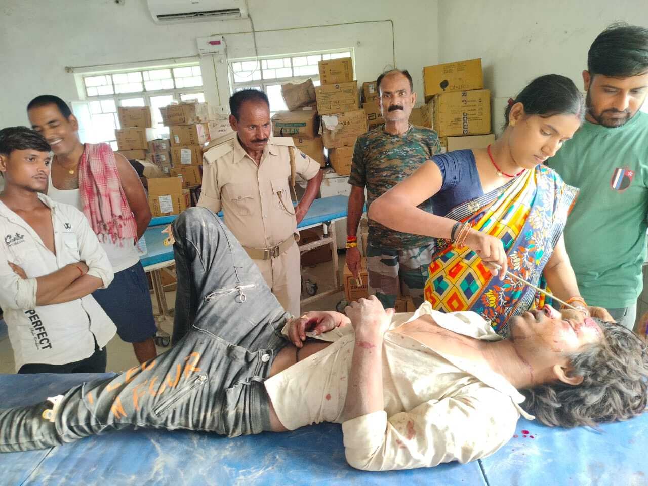 निर्माणाधीन आरसीसी पुल में गिरा साइकिल सवार, जख्मी