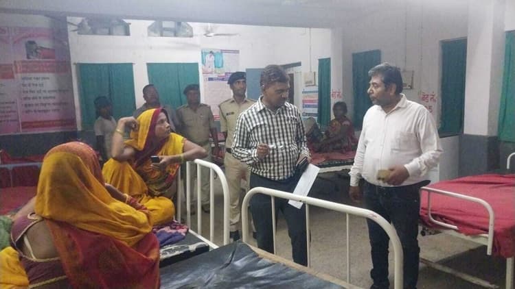 अनुमंडलीय अस्पताल के प्रसव कक्ष में डॉक्टर का रोस्टर नहीं रहने पर एसडीओ सख्त
