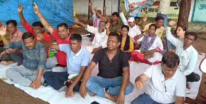 मनरेगाकर्मियों ने सरकार पर लगाया वादा खिलाफी का आरोप